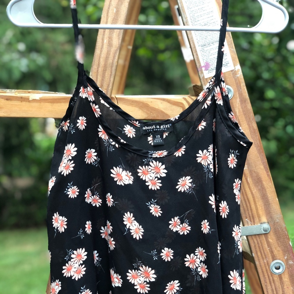 Daisy black tank